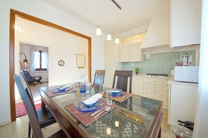 Apartment, 2 Bedrooms, Patio, Canal View | Private kitchen | Full-size fridge, microwave, stovetop, dishwasher