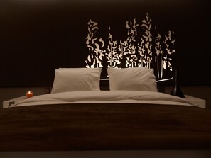 Suite, 1 King-Bett (3) | 1 Schlafzimmer, Minibar, Zimmersafe, individuell dekoriert