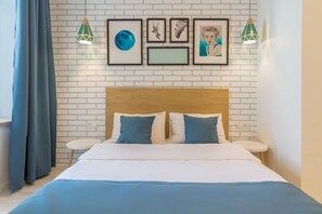 Cortinas blackout, tabla de planchar con plancha y wifi gratis 