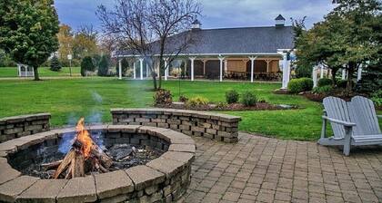 Six miles from Lake Erie Ferries, Pet Friendly Private Room with Bath