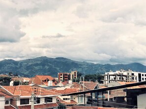 Marina - Walkable to Downtown/Stadium/Hosp. St Ines. 360 View of Cuenca - Room + Terrace (Cuenca)