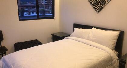 Walkable to Downtown/Stadium/Hosp. St Ines. 360 View of Cuenca - Room + Terrace