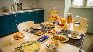 Tägliches inbegriffenes großes Frühstück