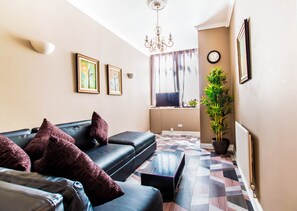 公寓 (Over Two Floors) | 客廳 | 平面電視