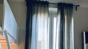 Studio, 1 phòng ngủ | Khu phòng khách