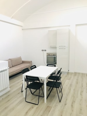 Apartamento | Servicio de comidas en la habitación