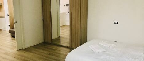 Apartment | Free WiFi, bed sheets