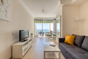 TV - Front line with nice terrace By CanariasGetaway (Las Palmas de Gran Canaria)
