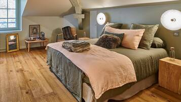 Suite, salle de bains attenante (BEL AIR) | Literie de qualité supérieure, décoration personnalisée