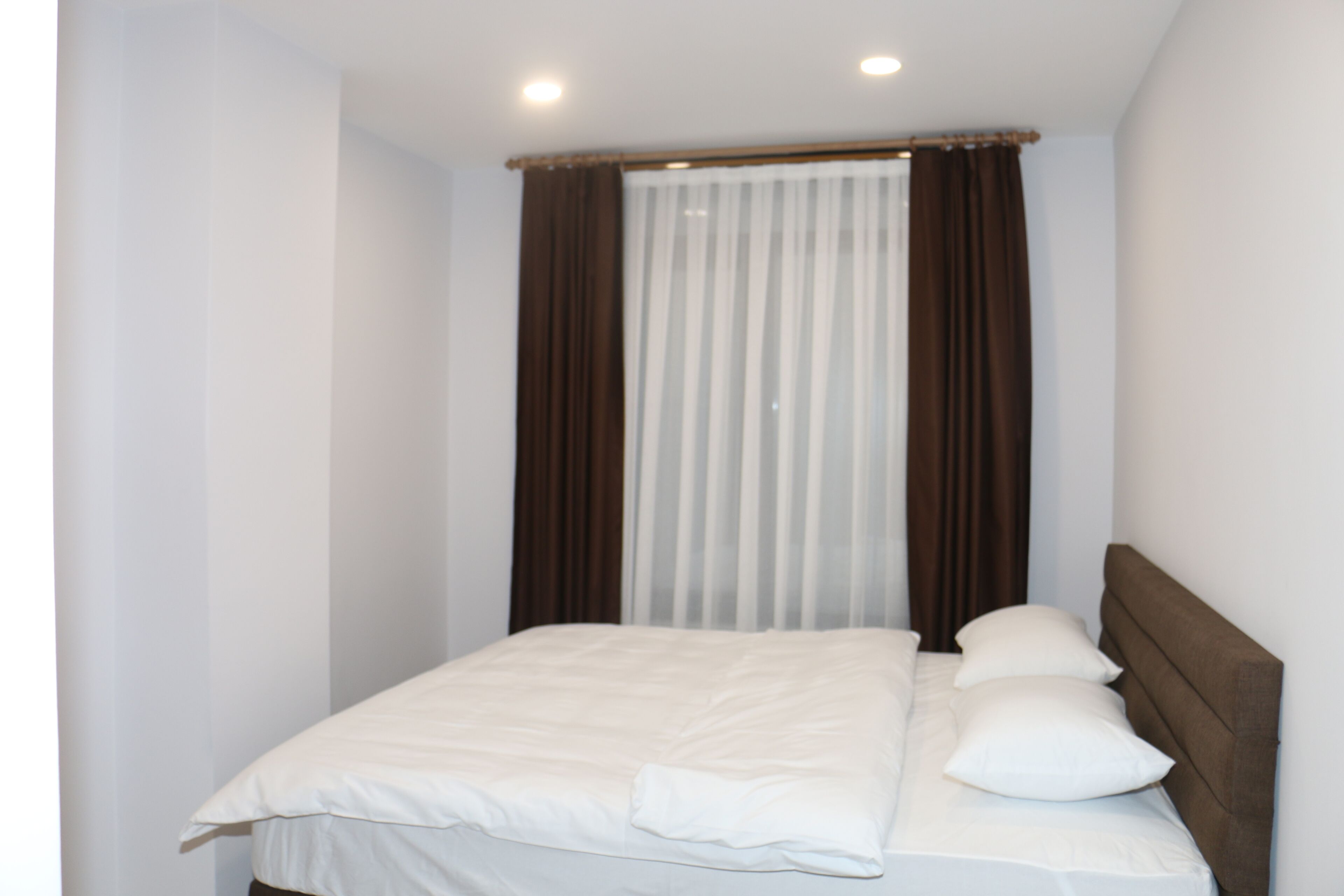 standard suite | iron/ironing board, free wifi, bed sheets