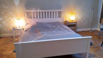 4 bedrooms, iron/ironing board, travel crib, free WiFi