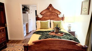 1 bedroom, desk, iron/ironing board, travel crib - Waterfront 1 bedroom apartment at Sanctuary of the Swan Aparthotel (Birdsboro)