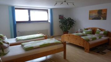 1 Schlafzimmer, Bügeleisen/Bügelbrett, Reisekinderbett, WLAN