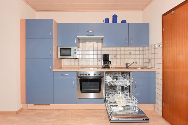 Køleskab, mikrobølgeovn, ovn, opvaskemaskine