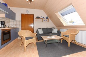 Unclassified image, 5 of 16, button