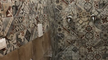 Doppelzimmer, 1 Queen-Bett | Badezimmer