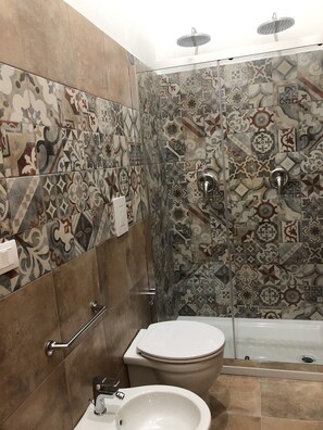 Double Room, 1 Queen Bed | Bathroom | Shower, rainfall showerhead, hair dryer, bathrobes - Meliora Rooms (Avola)