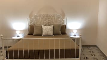 Habitación doble romántica | 1 habitación, ropa de cama de alta calidad y camas con efecto memoria