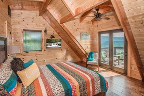 5 bedrooms, iron/ironing board, free WiFi, bed sheets - Amazing View Lodge- Breathtaking Views, 10 minutes to downtown Pigeon Forge! (Sevierville)