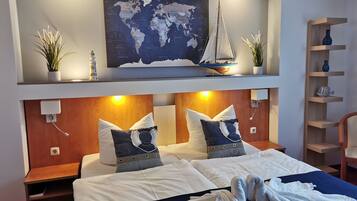 Quarto casal | Individualmente decorados, individualmente mobiliados, escrivaninha