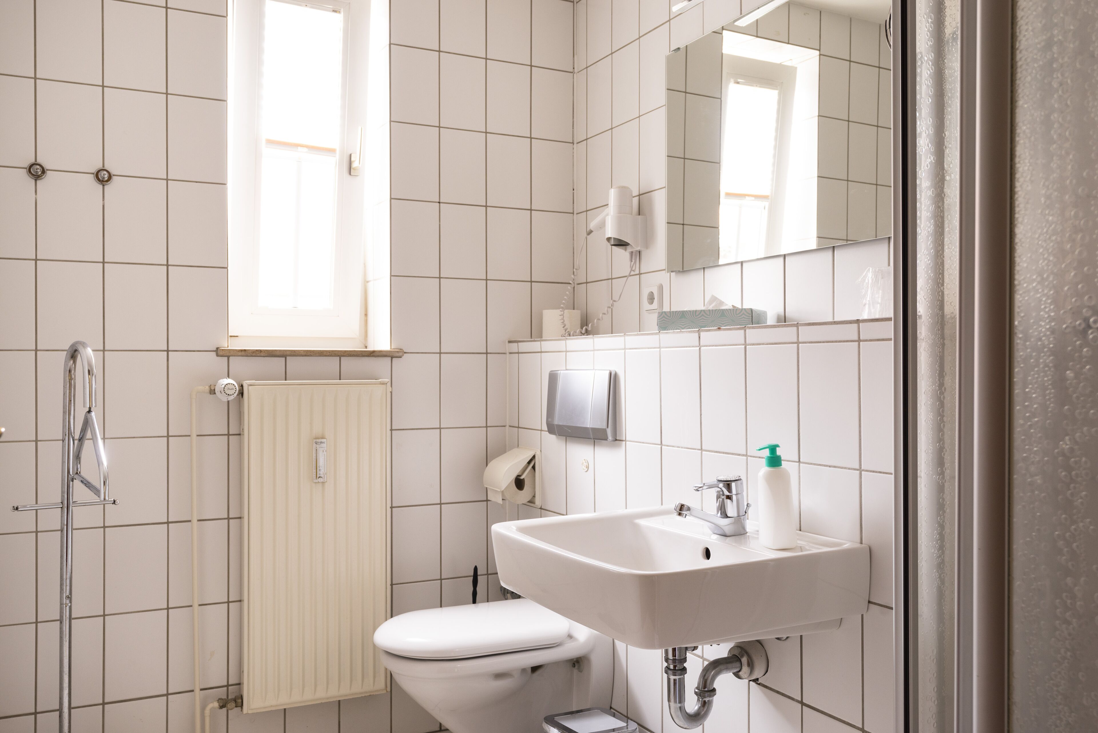 family room | bathroom | free toiletries, hair dryer, towels, soap