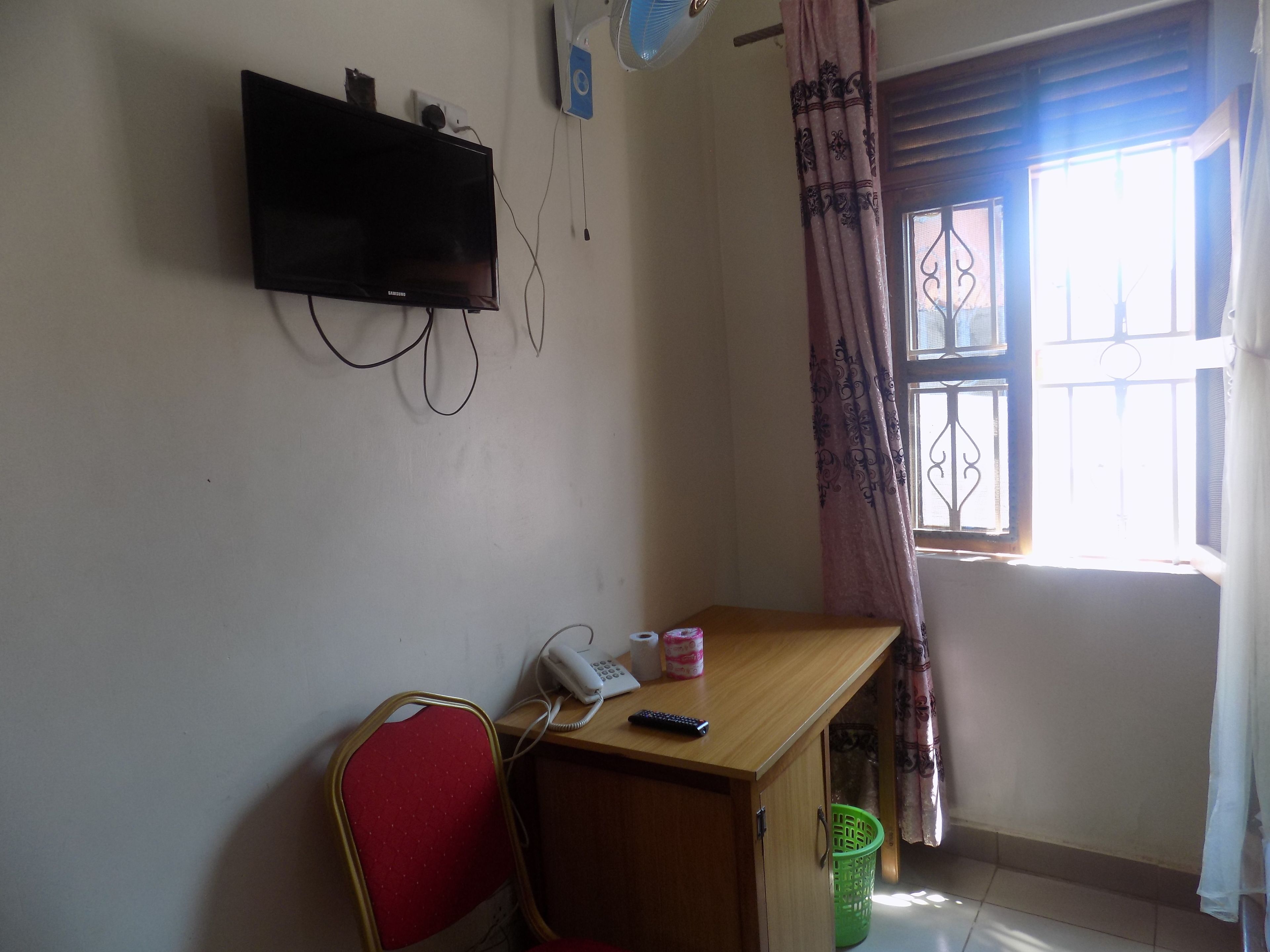 Decoración personalizada, muebles diferentes y escritorio 