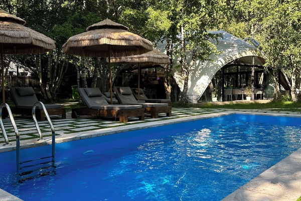 Kolam renang outdoor