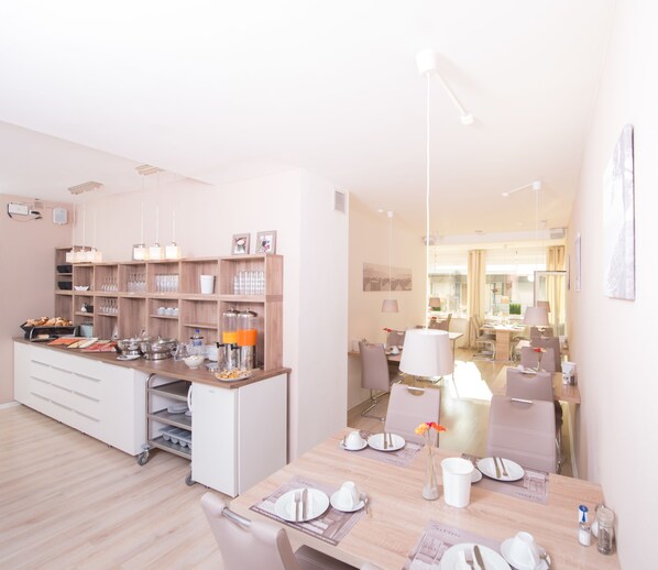 Tägliches inbegriffenes Frühstücksbuffet