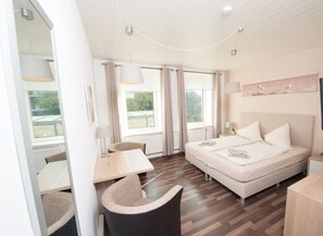 Standard-Doppelzimmer | Zimmersafe, kostenloses WLAN, Bettwäsche