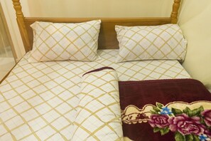 Double Room | Individually decorated, individually furnished, desk, soundproofing - Kaanos Hope Complex Inn (Mbale)