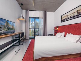 Standard Double Room | 1 bedroom, individually decorated, desk, laptop workspace