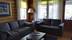 Stuga (Iso-Revontuli) | Vardagsrum | Tv