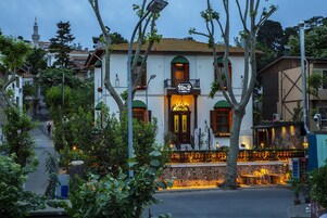 Front of property – evening/night