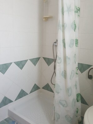 Handdukar och toalettpapper