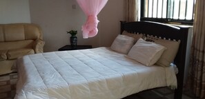 Individually decorated, individually furnished, desk, laptop workspace - Lado Hotel (Masindi)