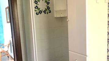 Apartment, 2 Bedrooms | Bathroom shower