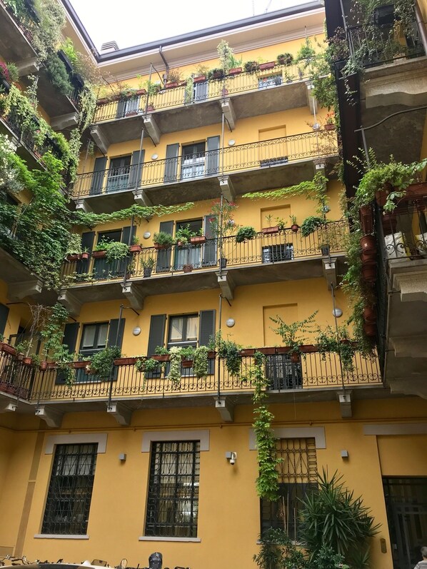 Courtyard - Sarpi Apartment (Milan)