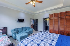 3 bedrooms, in-room safe, iron/ironing board, free WiFi - Casa Oasis - Beachside home with Private Pool (Bejuco)