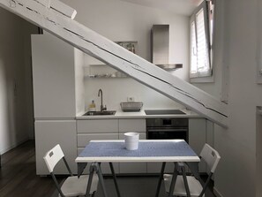Loft, 1 Bedroom | In-room dining