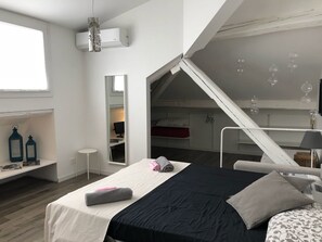 Loft, 1 Bedroom | Free WiFi, bed sheets