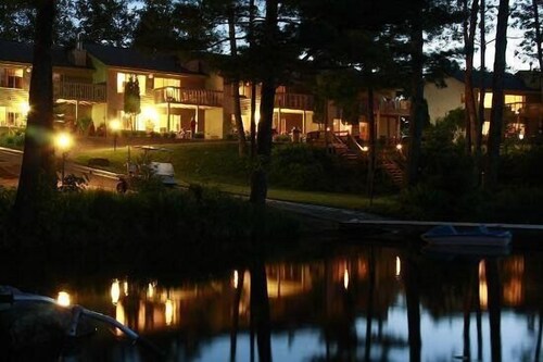 Uusi! Deluxe-kotitalo Little Saint Germain -järvellä!