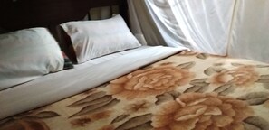 Escritorio, insonorización y ropa de cama 