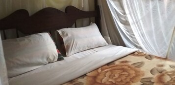 Escritorio, sistema de insonorización, ropa de cama