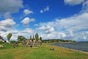Children’s area - 02 Holiday apartment Schlüsselblume with lake view - Haus am Höft in Gager with (Gager)