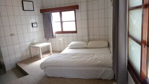 Double Room, Shared Bathroom | Free WiFi, bed sheets - The Lane - Hostel (Hsinchu)