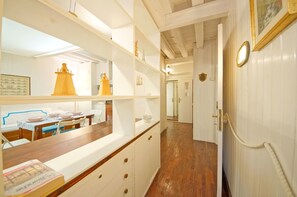 Apartament, 2 dormitoris | Bany | Dutxa, assecador de cabells, bidet i tovalloles 