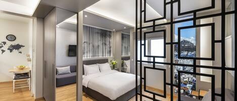 Luxury Suite | Soundproofing, iron/ironing board, free WiFi