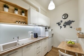 奢華套房 | 私人小型廚房 | 雪櫃、微波爐、爐具、特濃咖啡機