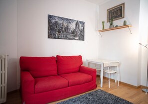 Apartment, 1 Schlafzimmer | Wohnbereich | Flachbildfernseher