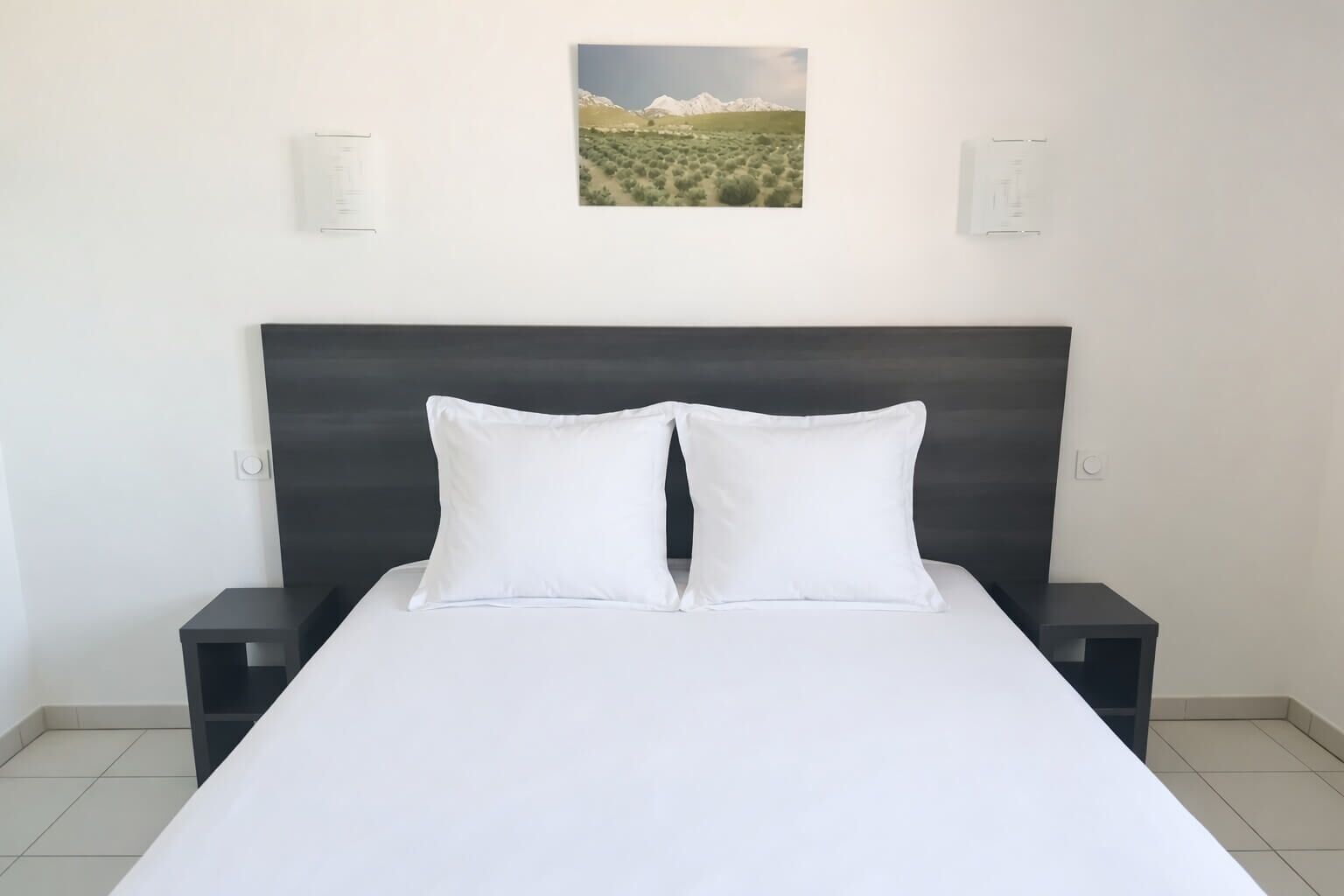 1 slaapkamer, luxe beddengoed, een laptopwerkplek, geluiddichte muren